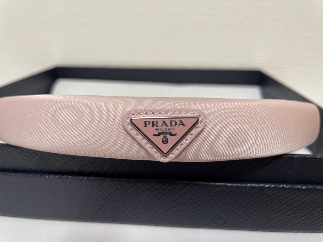 【正規品】PRADA Re-Nylon ヘッドバンド カチューシャ プラダ PRADA プラダ Re-Nylon トライアングルロゴ ヘッドバンド