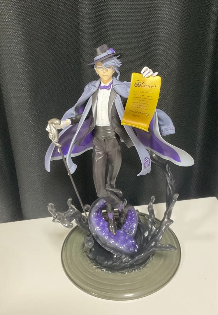 ツイステ アズール・アーシェングロット フィギュア 特典付き - メルカリ