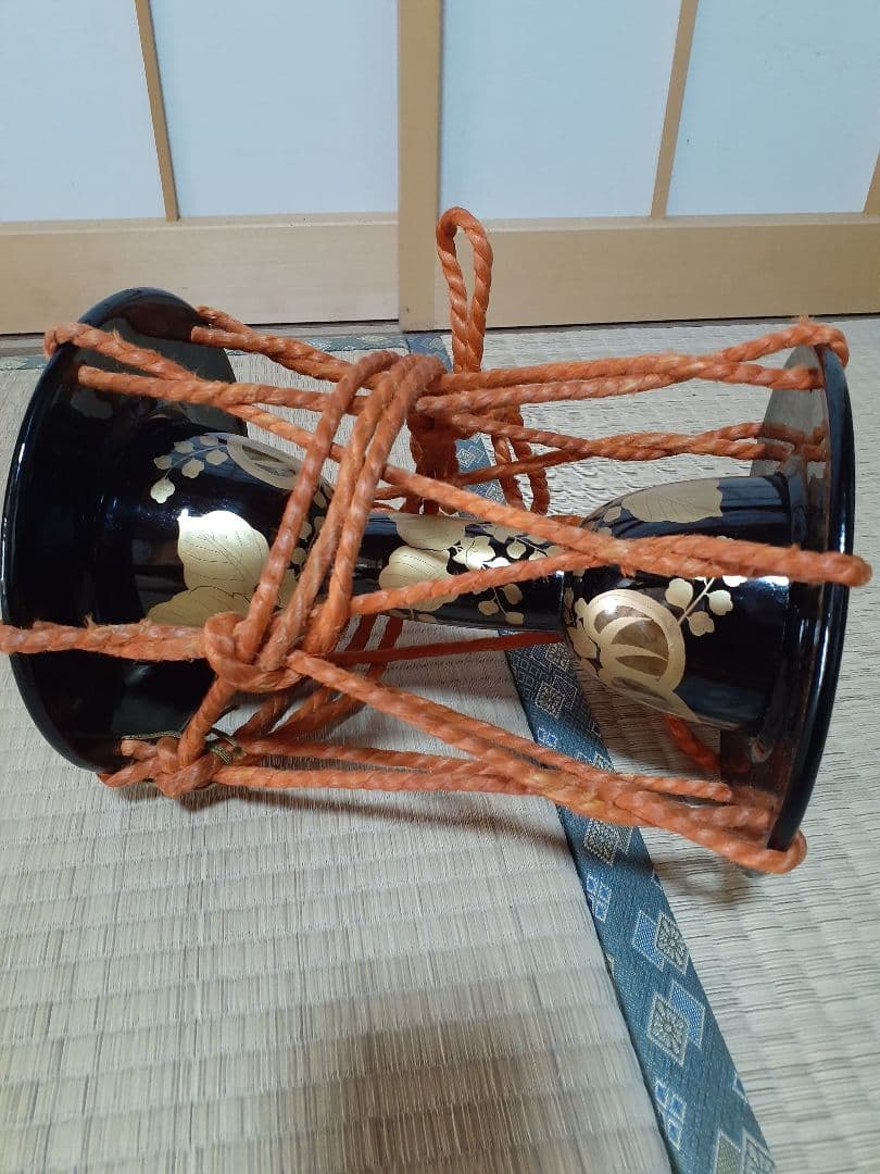 伝統的な和楽器 鼓 黒と金の装飾の通販｜www.myxop.com