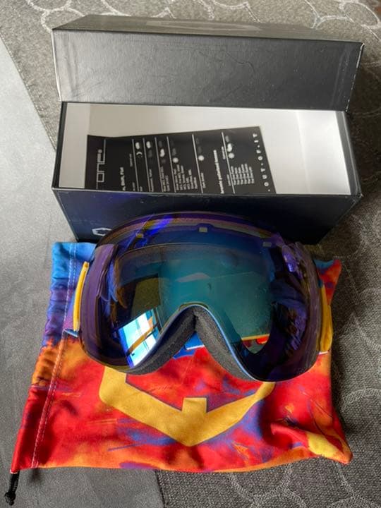ラッキーOUT OUT OF ゴーグル OF スノーボードゴーグル 偏光調光レンズ