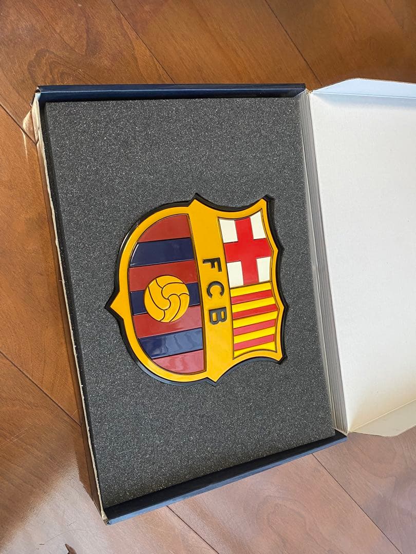 レア商品FC Barcelona クラブエスクードオーナメント