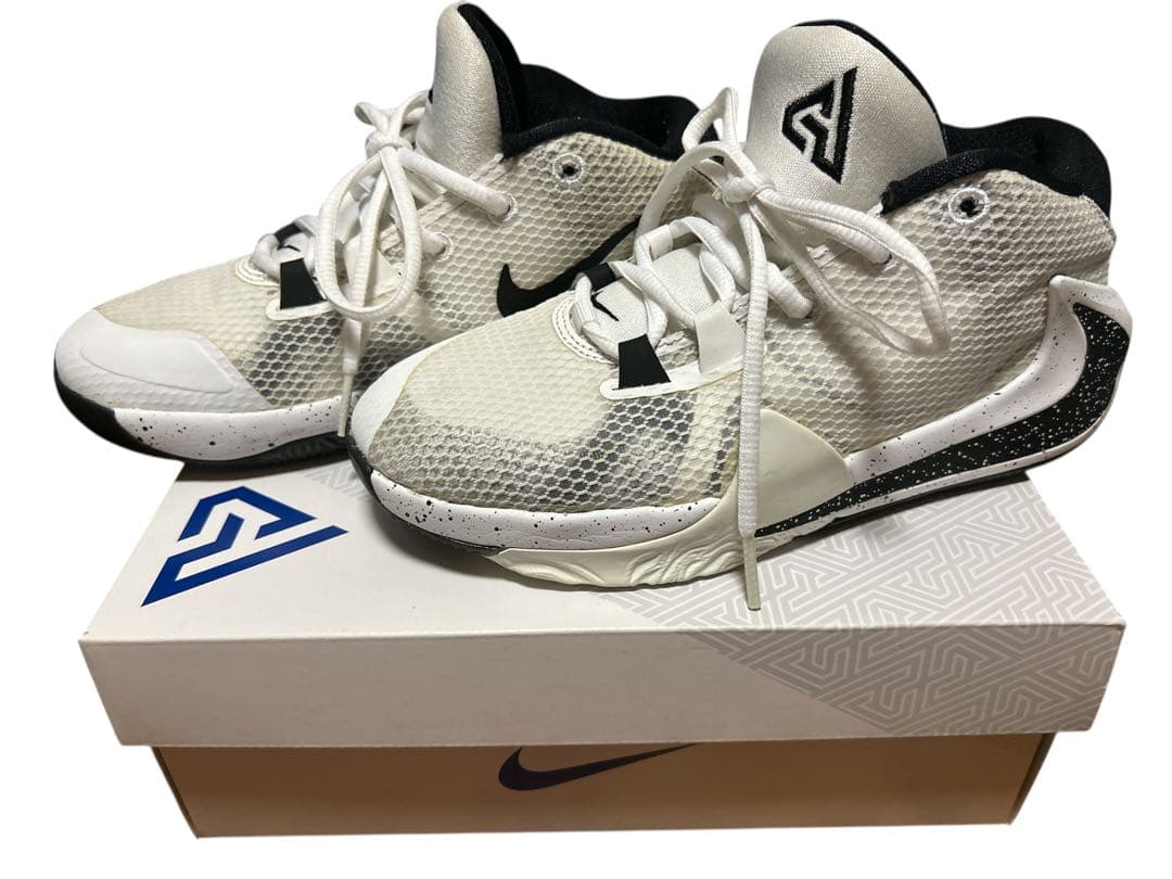 P　NIKE zoom freak 1 白x黒　23cm NIKE】ZOOM FREAK 1 | バッシュの選び方ブログ
