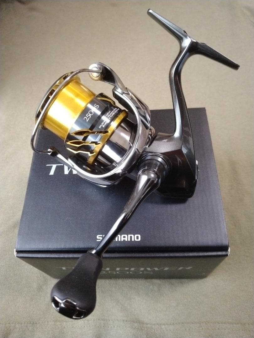 ア*ｍ様 シマノ　20ツインパワー　2500S シマノ 20 ツインパワー 2500S スピニングリール - 最安値・価格比較