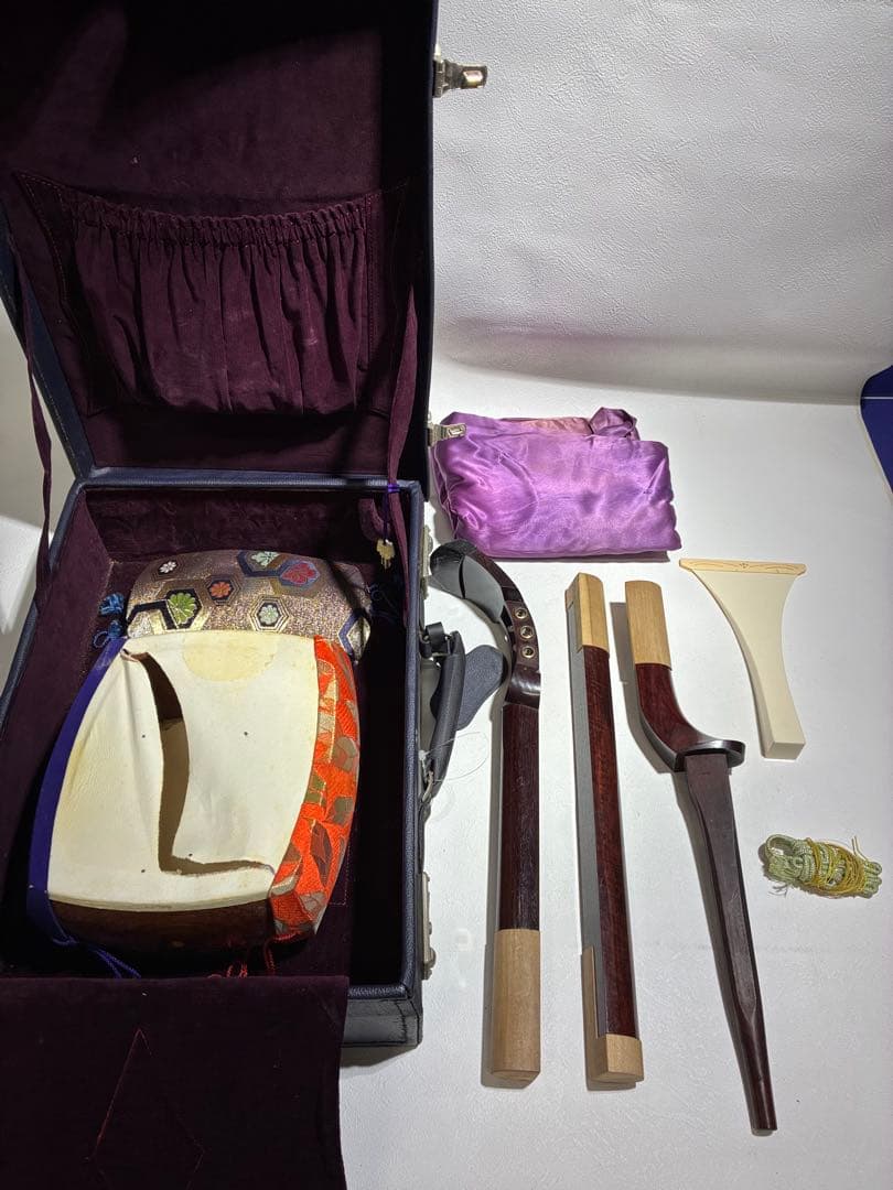 G）高級 三味線 K9 9金 綾杉胴 ハードケース付き G）高級 三味線 K9 9金 綾杉胴 ハードケース付き