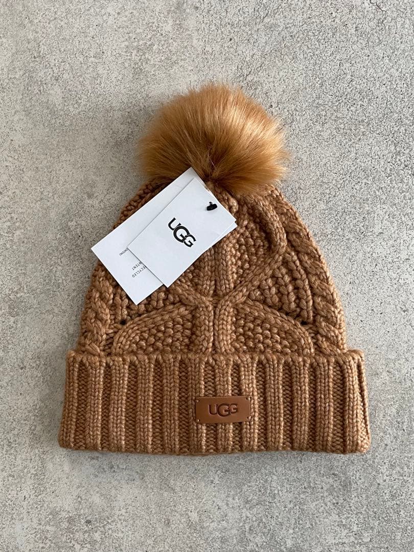 【未使用品】 UGG ケーブル ビーニー ニット帽 ポンポン付き キャメル 楽天市場】UGG アグ ニット帽 Cable Beanie with Pom ケーブル