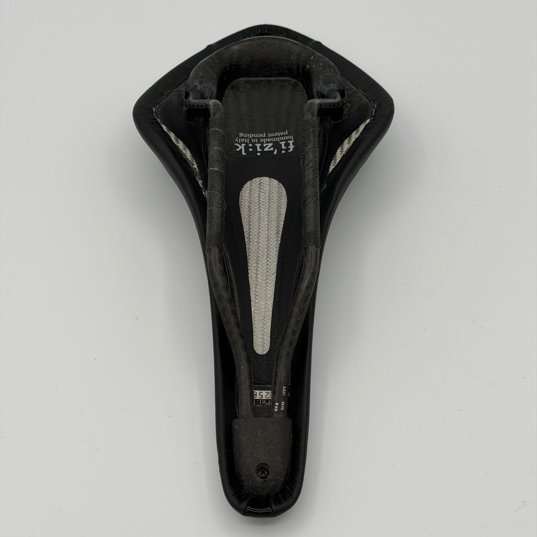 新品・超軽量163g】Fizik ARIONE CX CARBON サドル