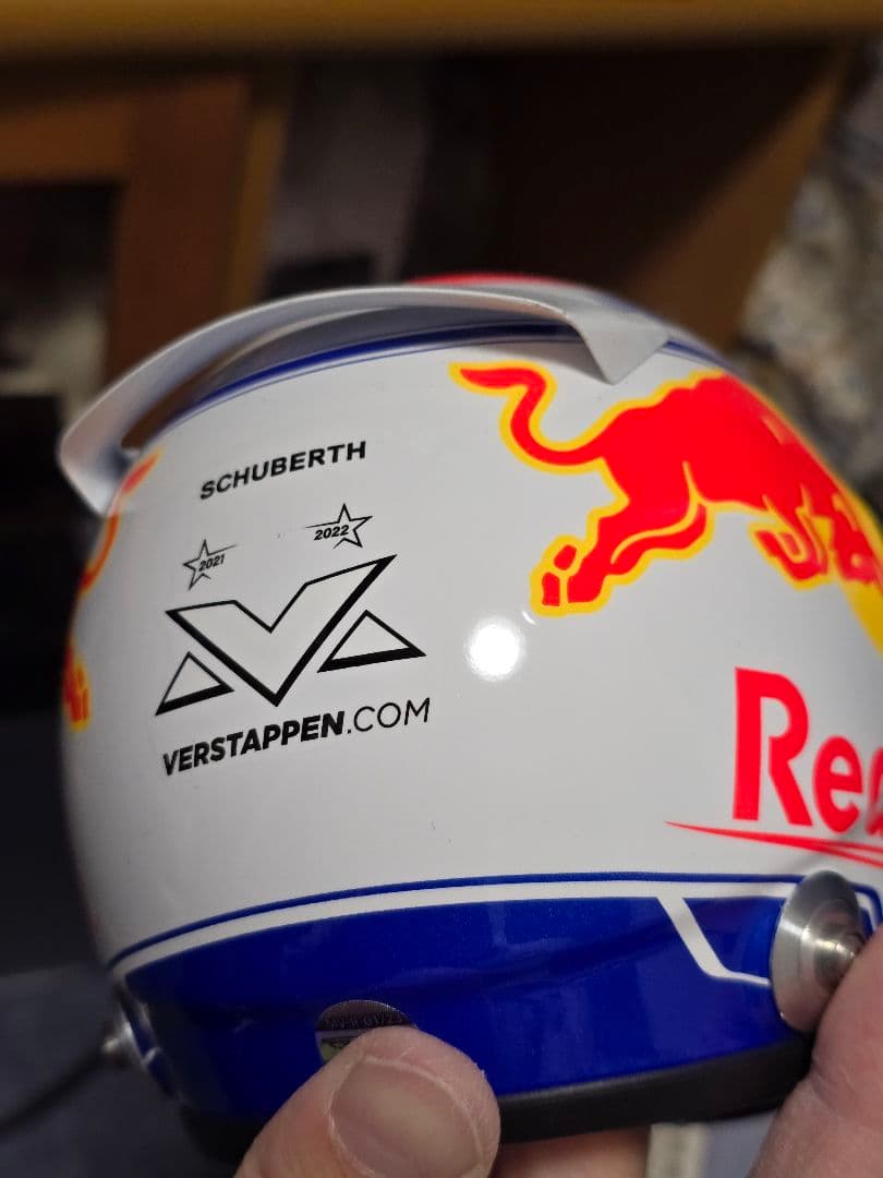 本日限定値下げ フェルスタッペン 1/2 ヘルメット 2023 シューベルト製