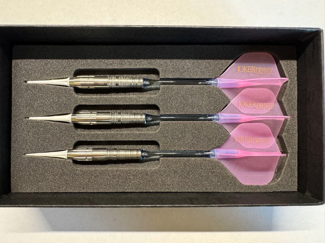 【極美品】ジョーカードライバー アルティメット Baccarat-pe 20g ダーツ > ソフトダーツ > ブランド【サ行】 > ジョーカードライバー