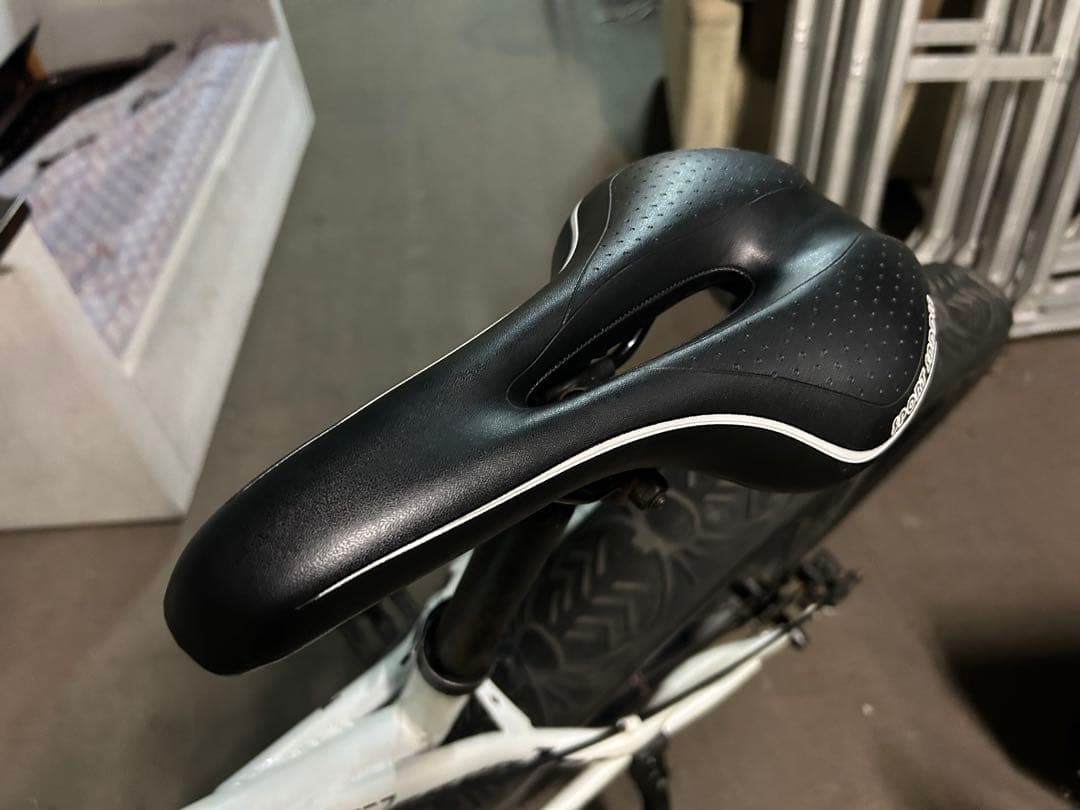 兵庫県神戸市より！BENGSHI ホワイト ファットバイク極太タイヤ 整備済み。