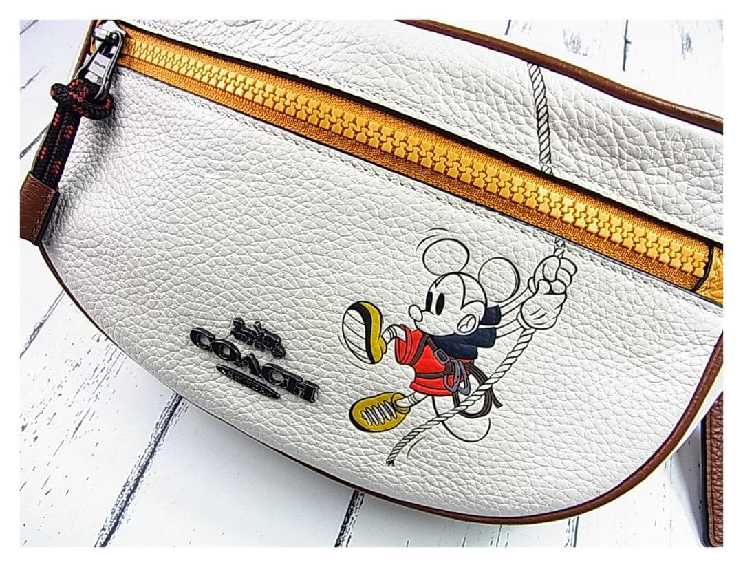 正規美品コーチxDisneyコラボ ウエスト＆ボディバック 3747 ミッキー