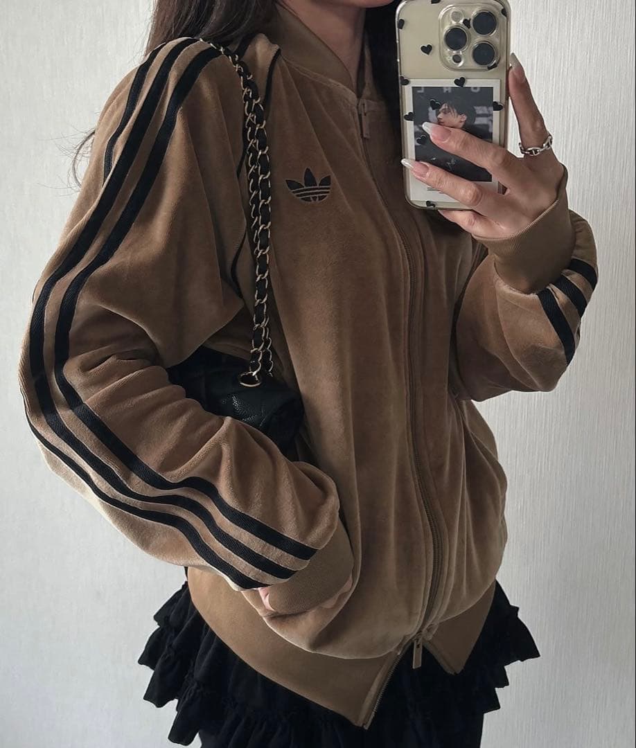 新品M】adidas アディカラー ブラウン ベロア トラックトップ 風早ゆう