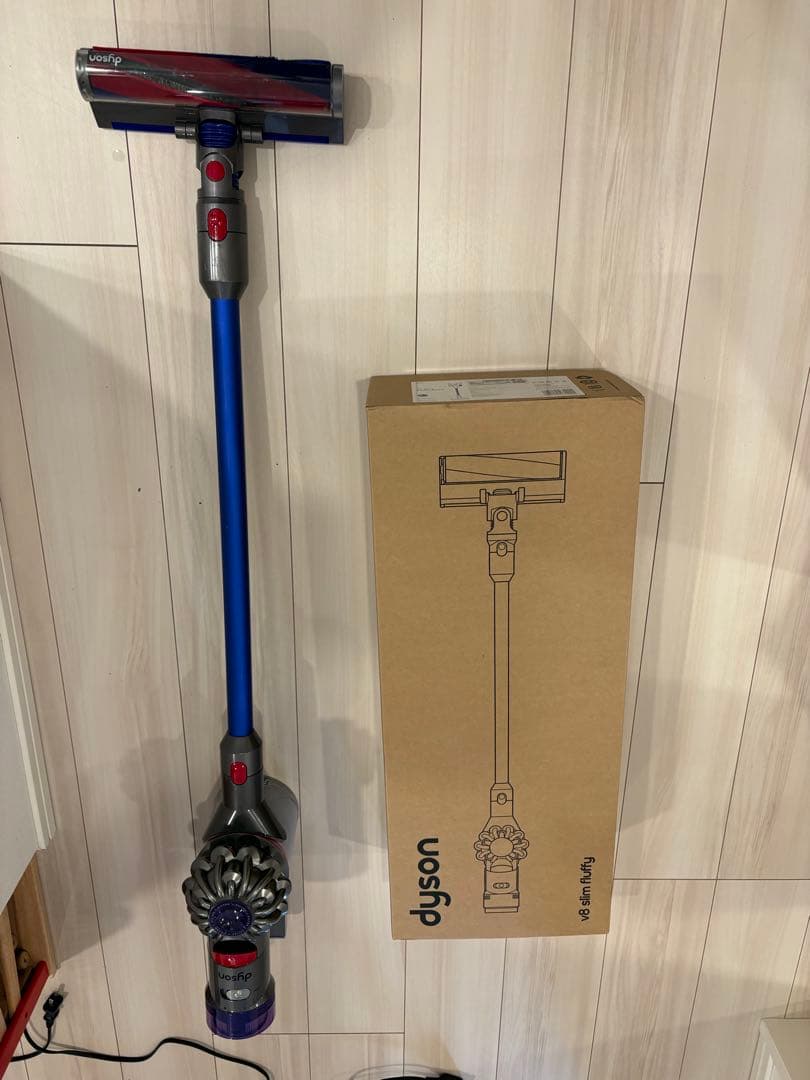 ★ダイソン★ 美品！Dyson V8 Slim Fluffy Extra Dyson V8 Slim™ Fluffy Black (SV10K EXT BK) | 掃除機 |ダイソン公式