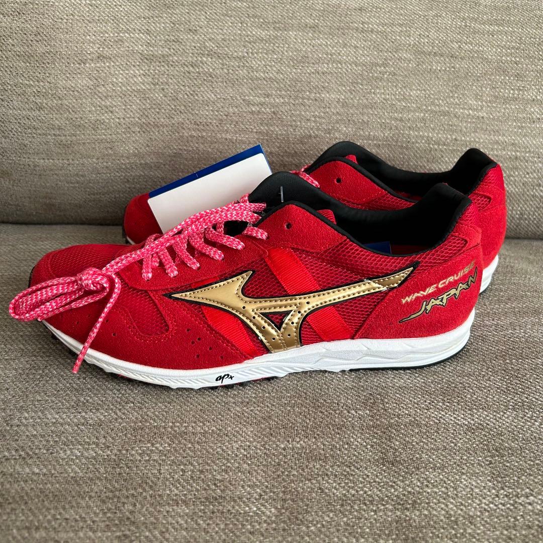 MIZUNO ウェーブクルーズジャパン　 レッド/ゴールド Mizuno ミズノ APワールド オリジナルカラー ランニングシューズ