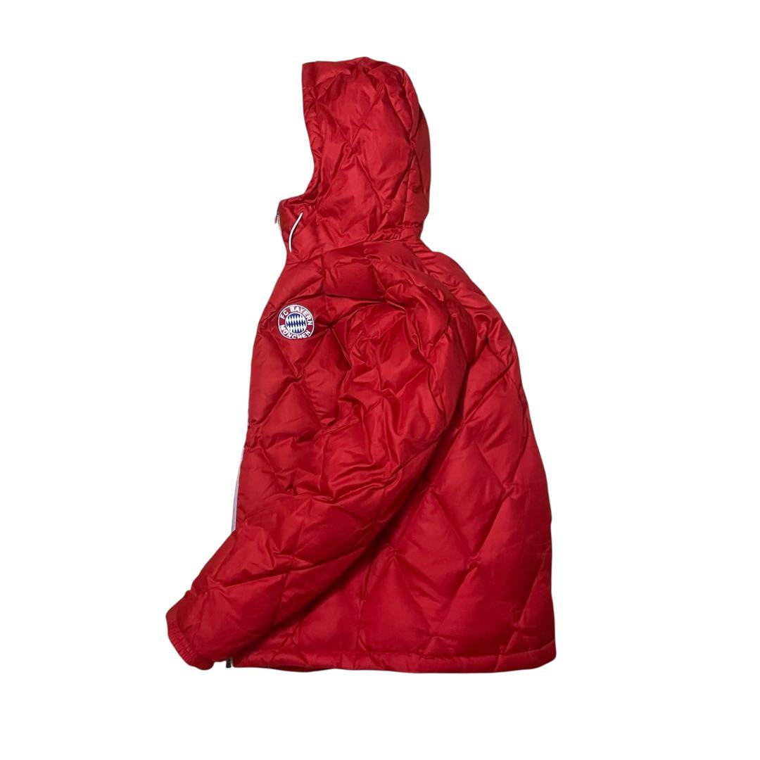 アディダスFCバイエルンダウンジャケット赤フード付13年製ベンチコート