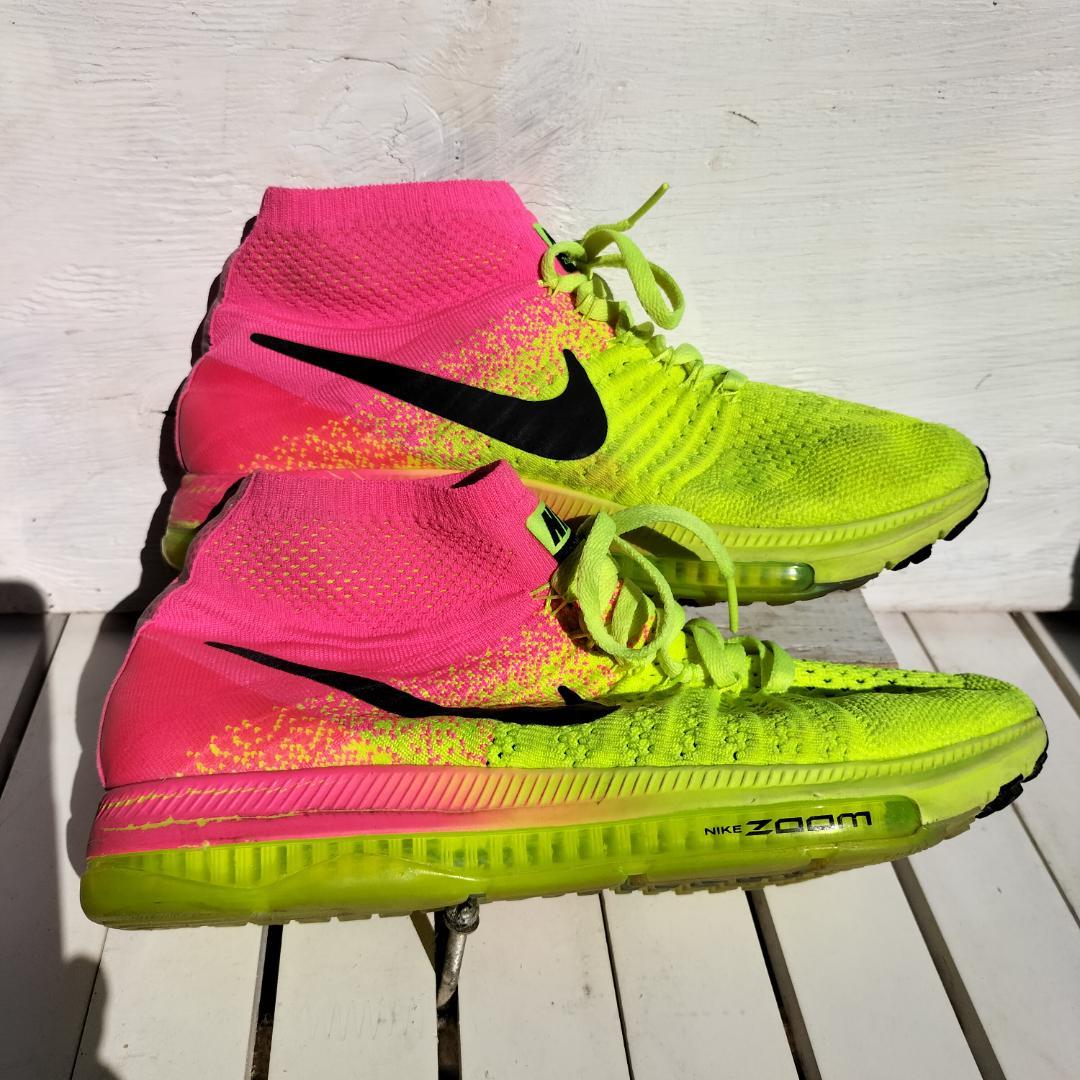 ✨目立って希少で気分上がる✨蛍光色✨NIKE ランニングシューズ✨24.5