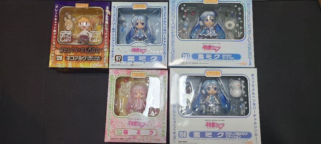 ねんどろいど ワンダーフェスティバル　限定　初音ミク ネコアルク ロックでちょっとアンニュイな黒猫バージョンの招きミクがねんどろいど