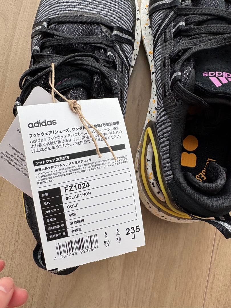未使用　レディースadidas SOLARTHON　ゴルフシューズ　23.5cm