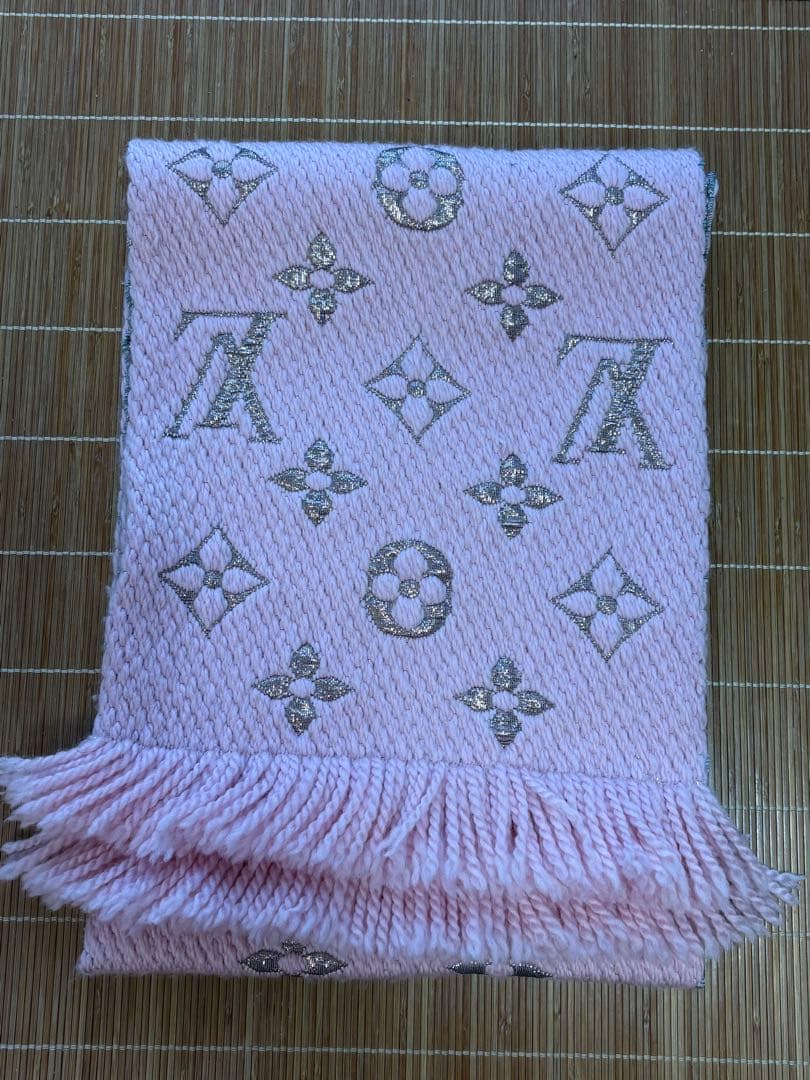 【ルイ ヴィトン エシャルプ・ロゴマニア シャインウール】マフラー　ピンクシルク LOUIS VUITTON（ルイ・ヴィトン） ルイ ヴィトン マフラー エシャルプ