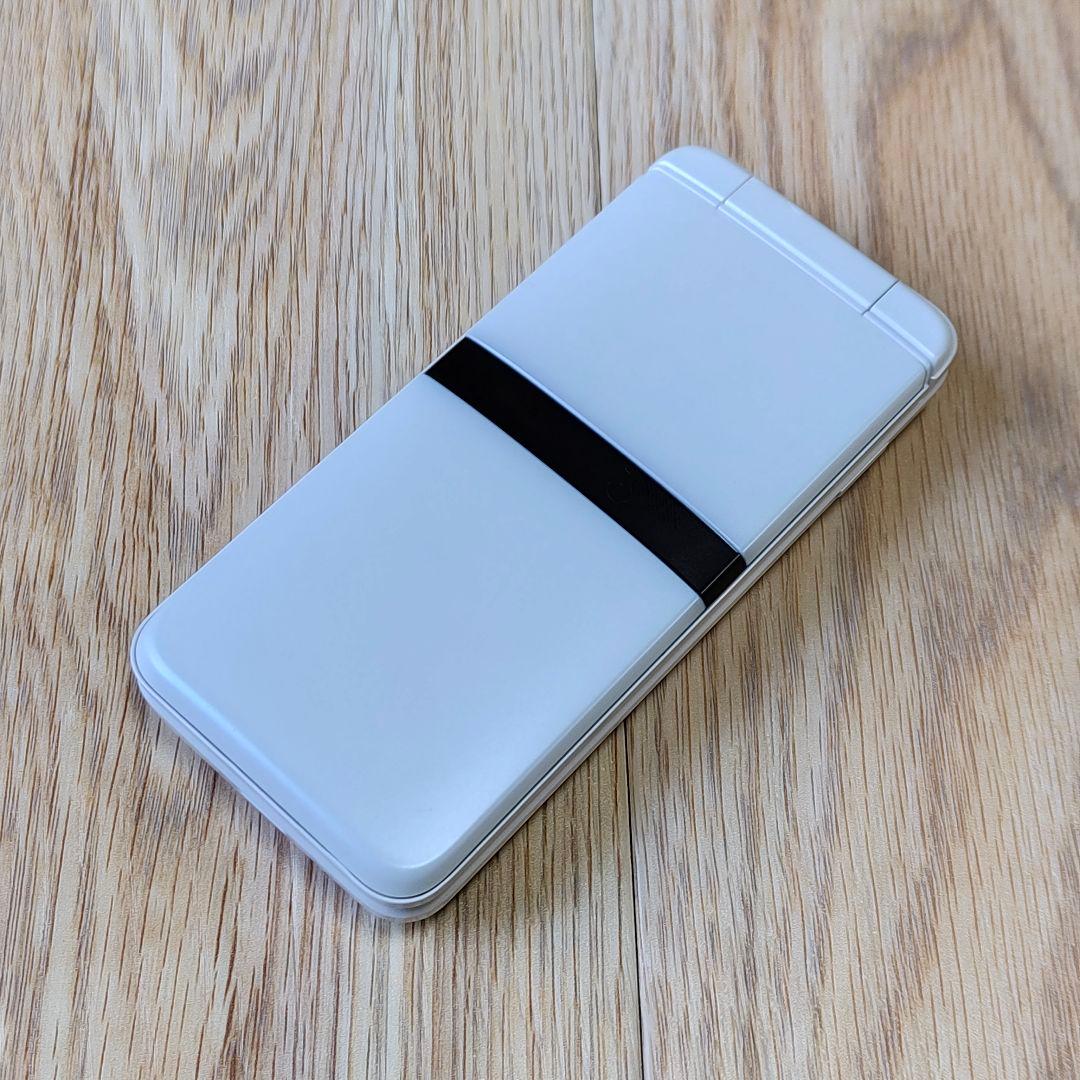docomo DIGNOケータイ KY-42C 折りたたみ ガラホ ホワイト ドコモ、折りたたみ式携帯電話「DIGNO ケータイ KY-42C」を本日3月10日