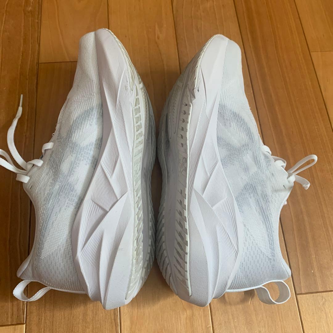 《美品》アシックス NOVABLAST 5 メンズ25.0 ランニングシューズ
