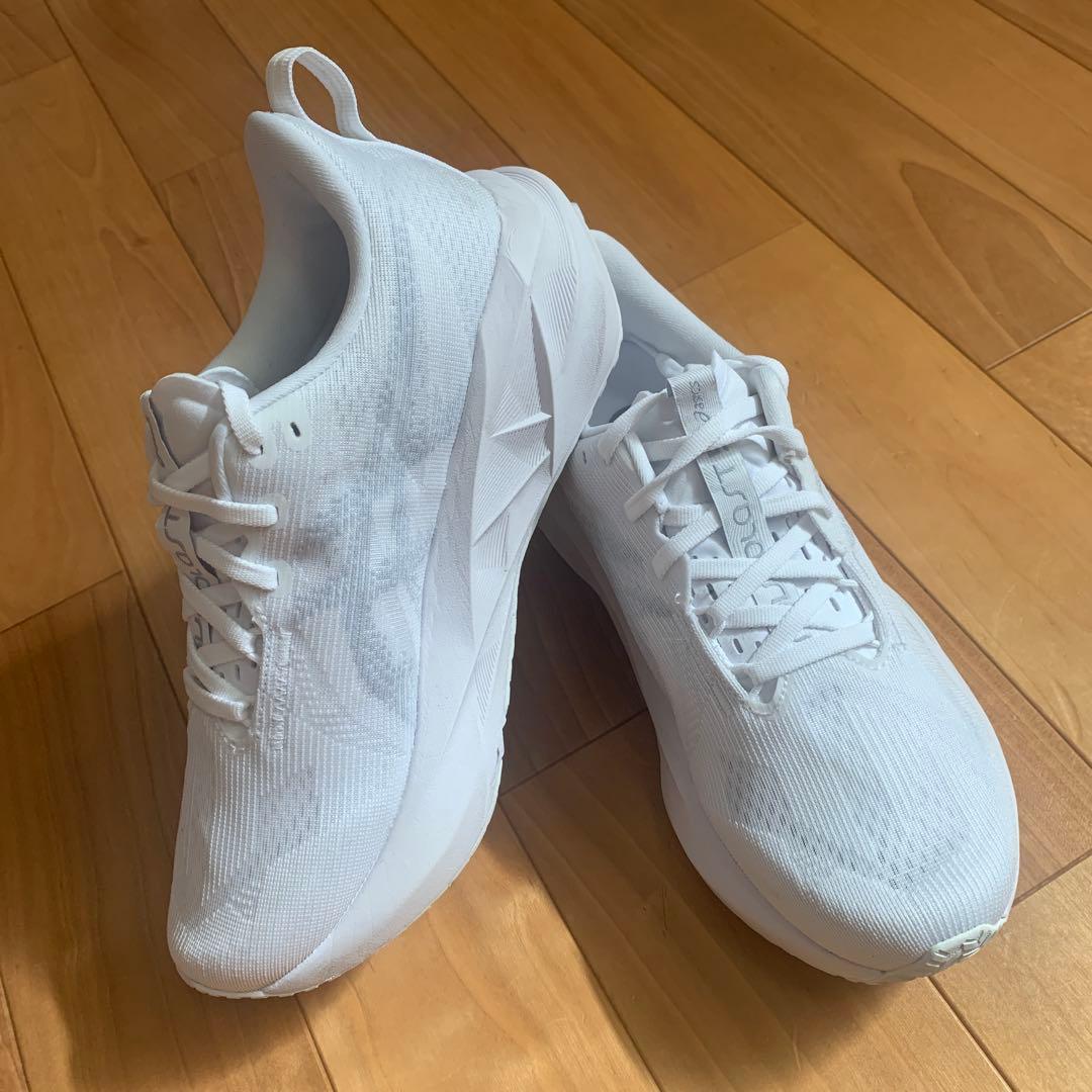 《美品》アシックス NOVABLAST 5 メンズ25.0 ランニングシューズ