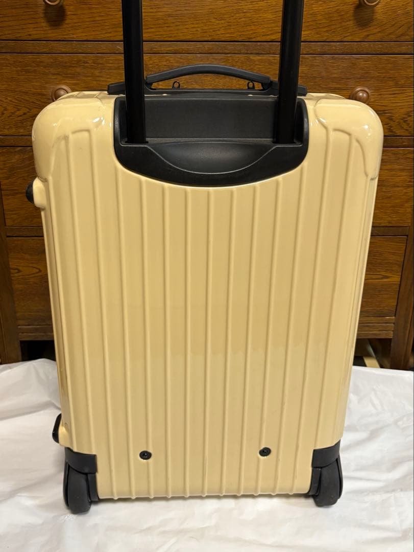 リモワ ユナイテッドアローズ 別注サルサ 32L 2輪 ミルクティー機内持