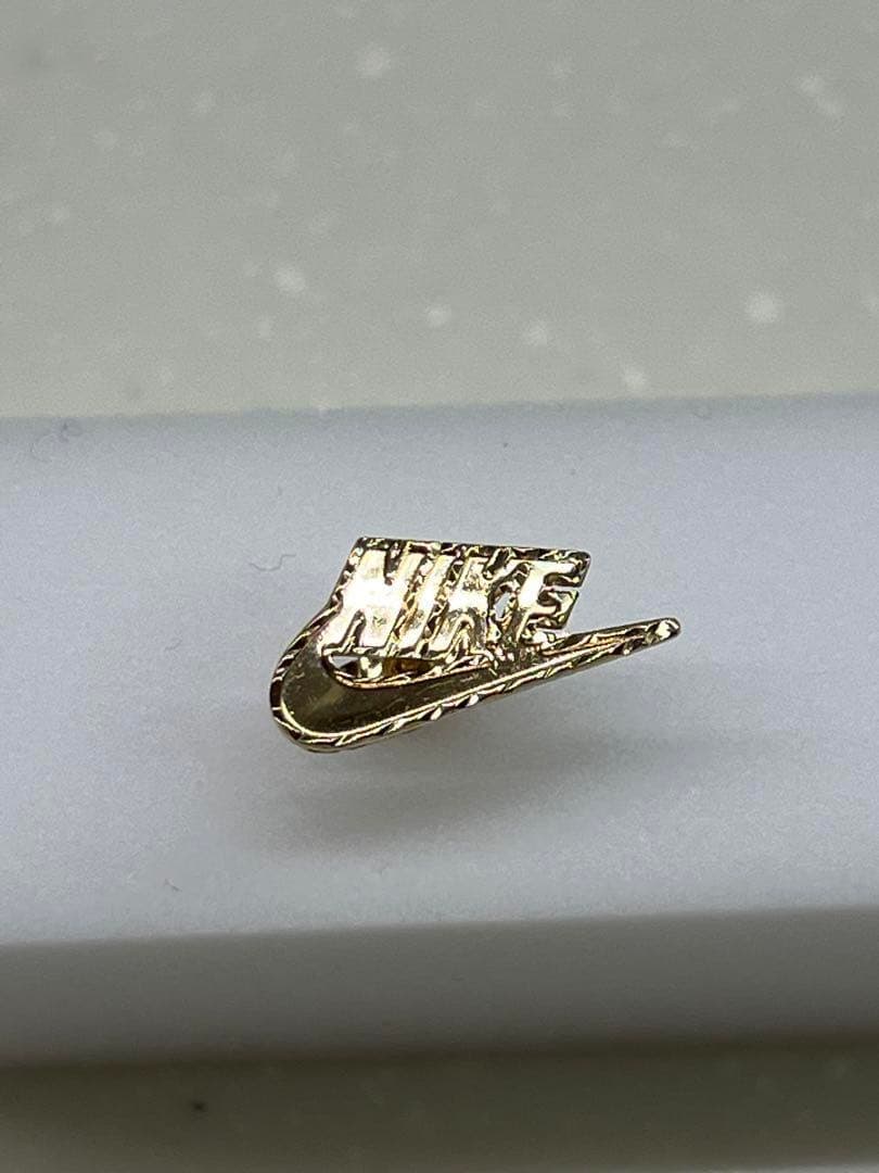 SUPREME NIKE 14K Gold Earring Gold ピアス NWT Supreme NY Nike 14k Solid Gold Swoosh Logo Earring Men's FW18