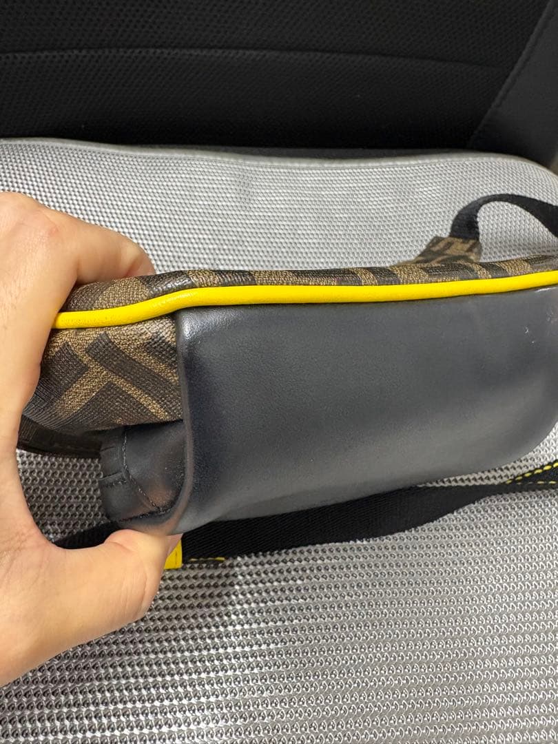 FENDI ボディバッグ・ウエストポーチ ブラウン/イエロー - バッグ買う