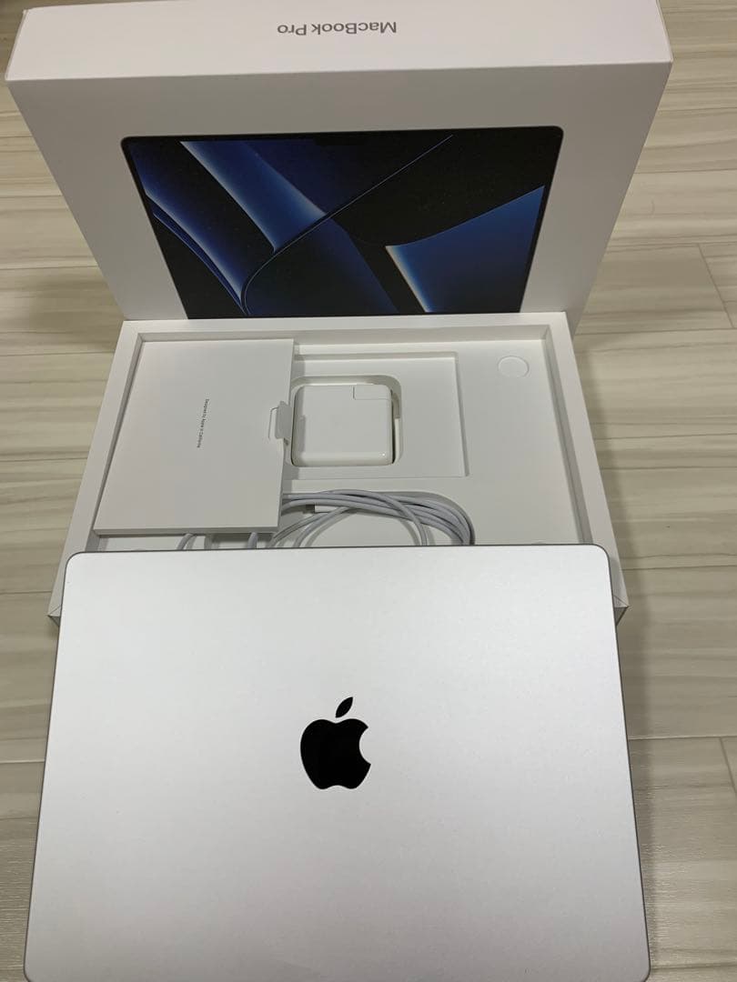 MacBook本体 Apple MacBook Pro 14 M2Pro USKey 512GB MacBook Pro 14インチ [M2 Proチップ（10コアCPU/16コアGPU）/ メモリ
