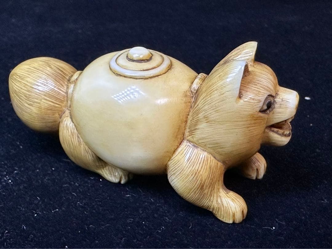 極上 根付 狸 彫刻 置物 細密細工 骨董 アンティーク 在銘 - メルカリ
