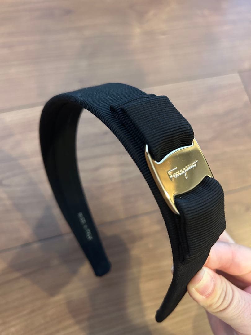 フェラガモ　リボン　カチューシャ　黒　美品 FERRAGAMO（フェラガモ） カチューシャ 34 4311 レディース ヴィラ