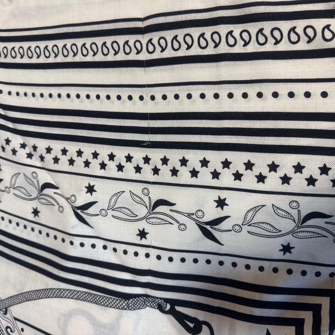 HERMES カレジェアン《アマゾンの祭典・バンダナ》