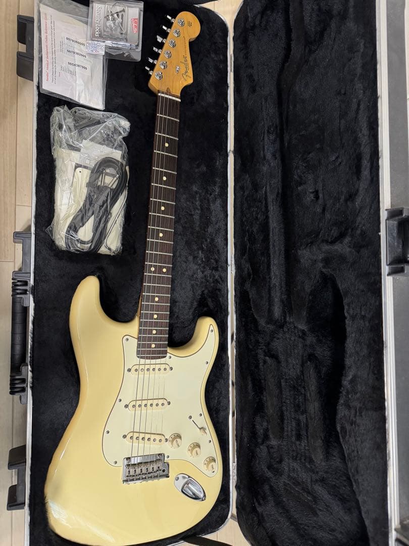 【FenderUSAAmerican StandardStratocaster】 Fender American Standard Stratocaster - Olympic White | Sweetwater
