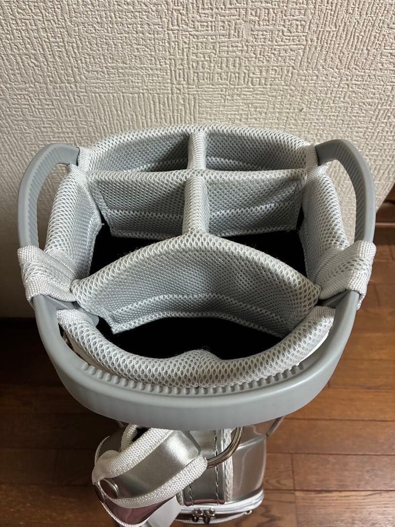 ジャンク品 訳あり new balance ゴルフバッグ シルバー エナメル
