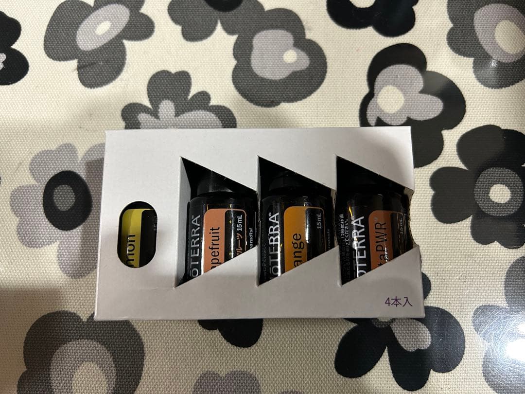 doTERRA エッセンシャルオイル 4本入 並行輸入品】ドテラ doTERRA エッセンシャルオイル - ピンクペッパー