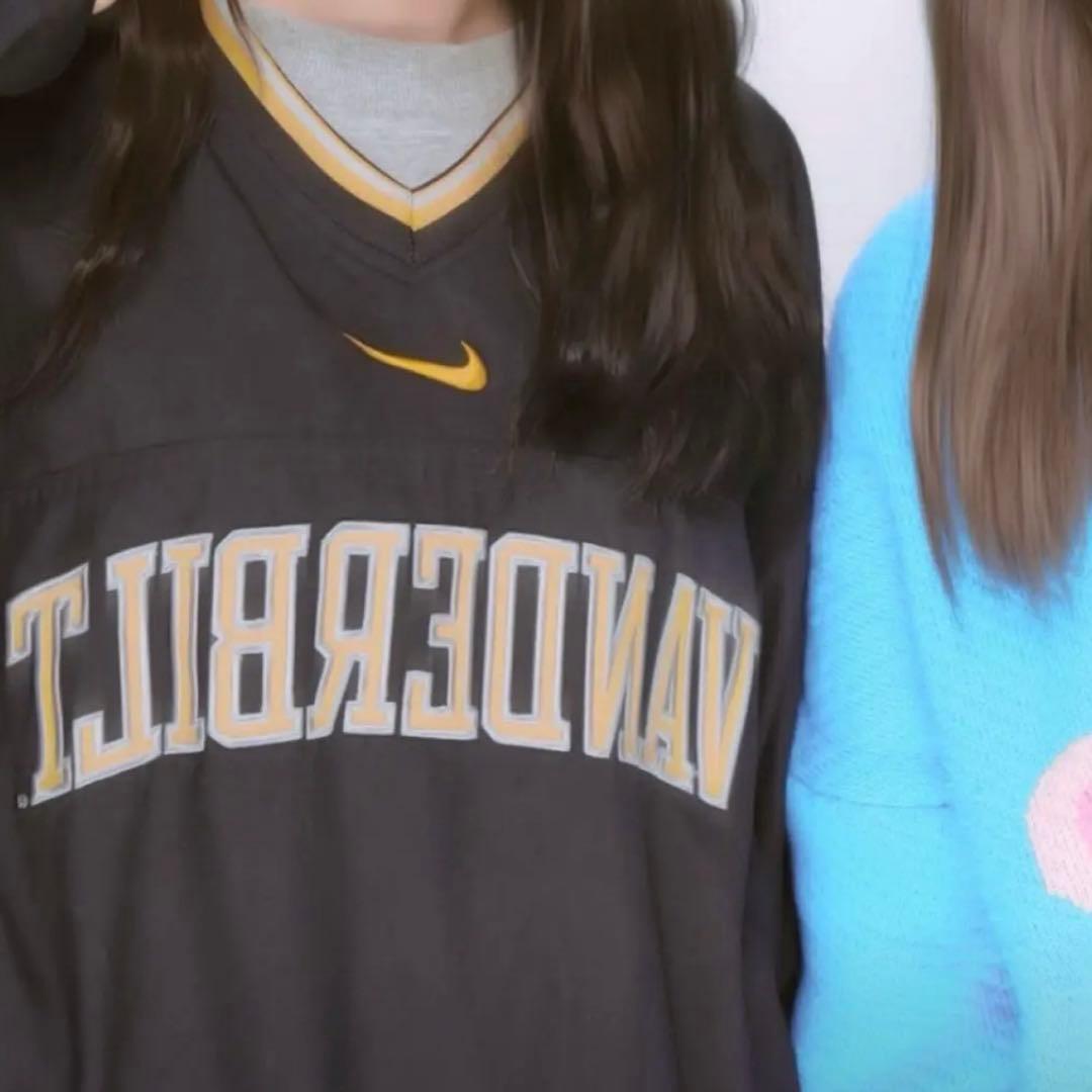 NIKE 90s ナイロンプルオーバーナイロンジャケット ロゴ刺繍カレッジロゴ