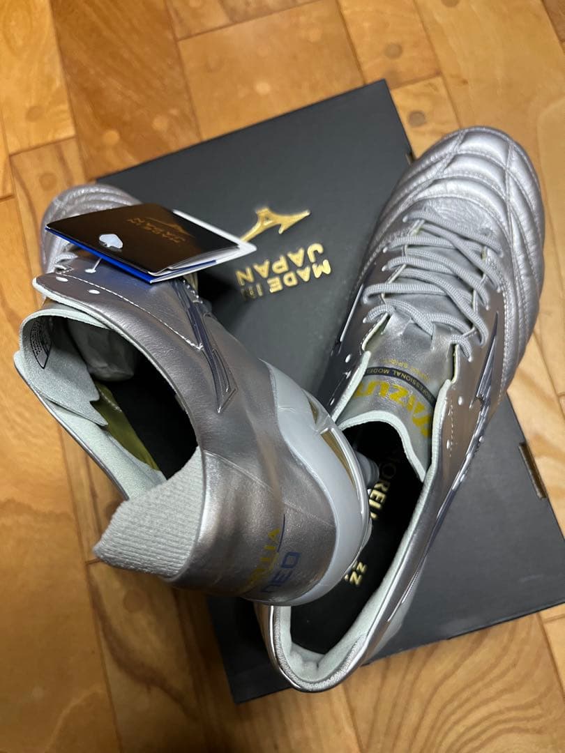 新品　激レア　超限定カラー　ミズノ　モレリア ネオ4 JAPAN 26.5cm