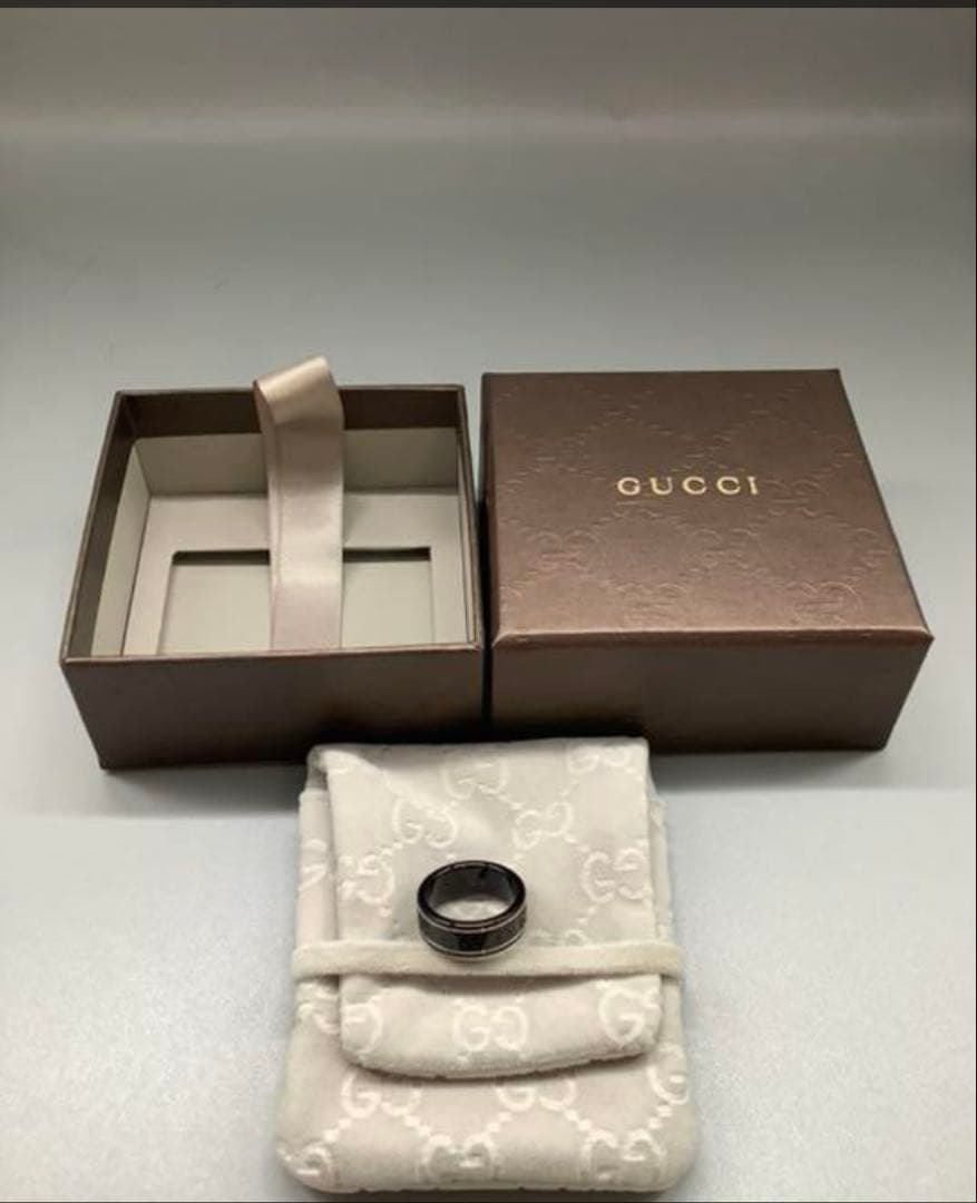 GUCCI ブラックロゴリング GUCCI（グッチ） 新品同様 ブランデッドG リング 指輪 ブラック