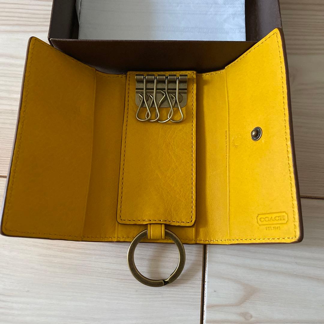 未使用 coach キーケース 4連 レザー ショップカード 箱付き