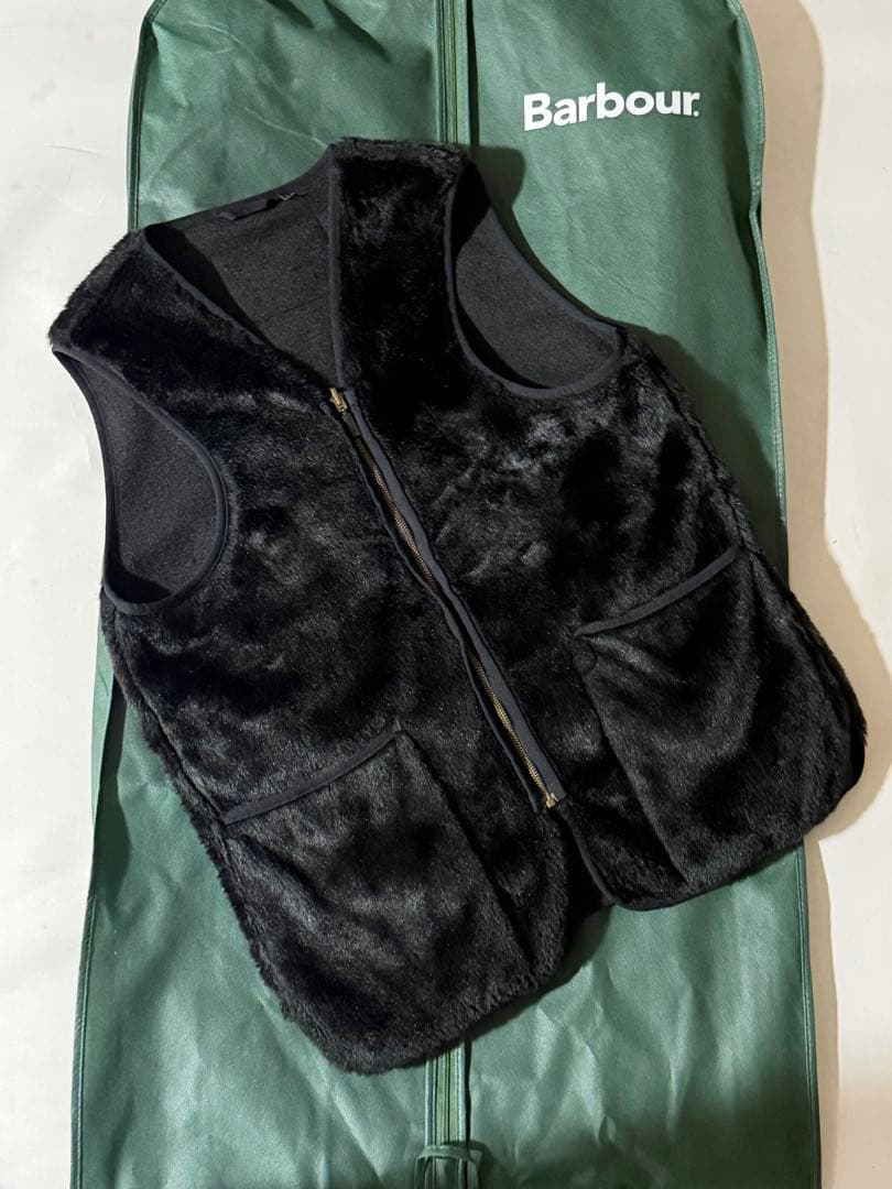 美品 Barbour ファーライナー ベスト ブラック 40 バブアー Barbour（バブアー） ファーライナー スリムフィット ブラック SL Fur