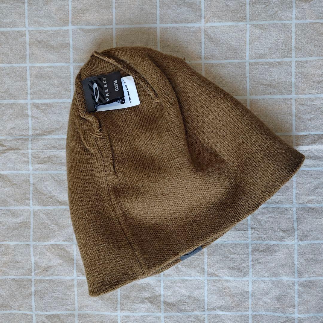 Palace x Oakley ニット帽 ブラウン - メルカリ