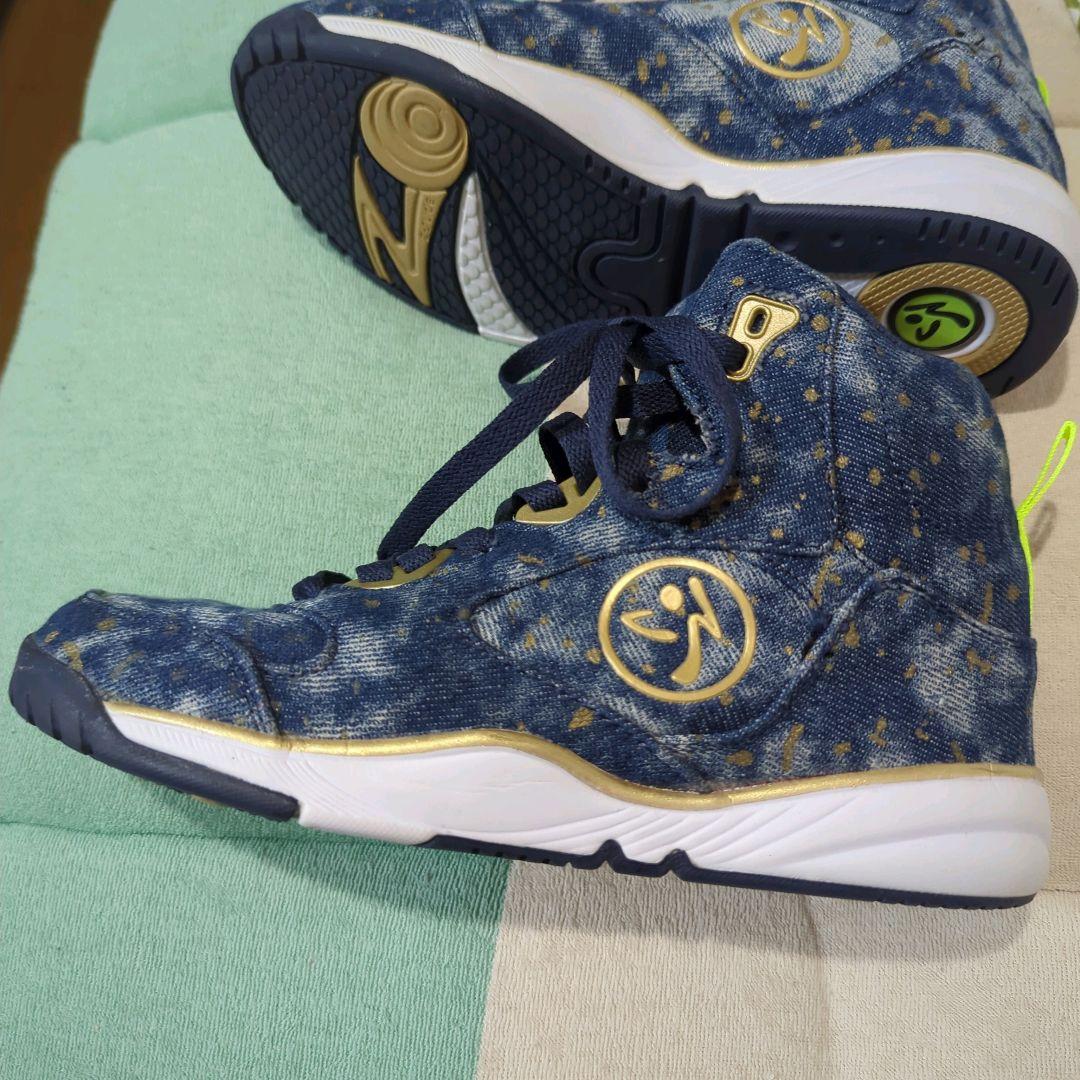 ズンバ　zumba スニーカーシューズ 人気即完売品　デニム 23.5cm