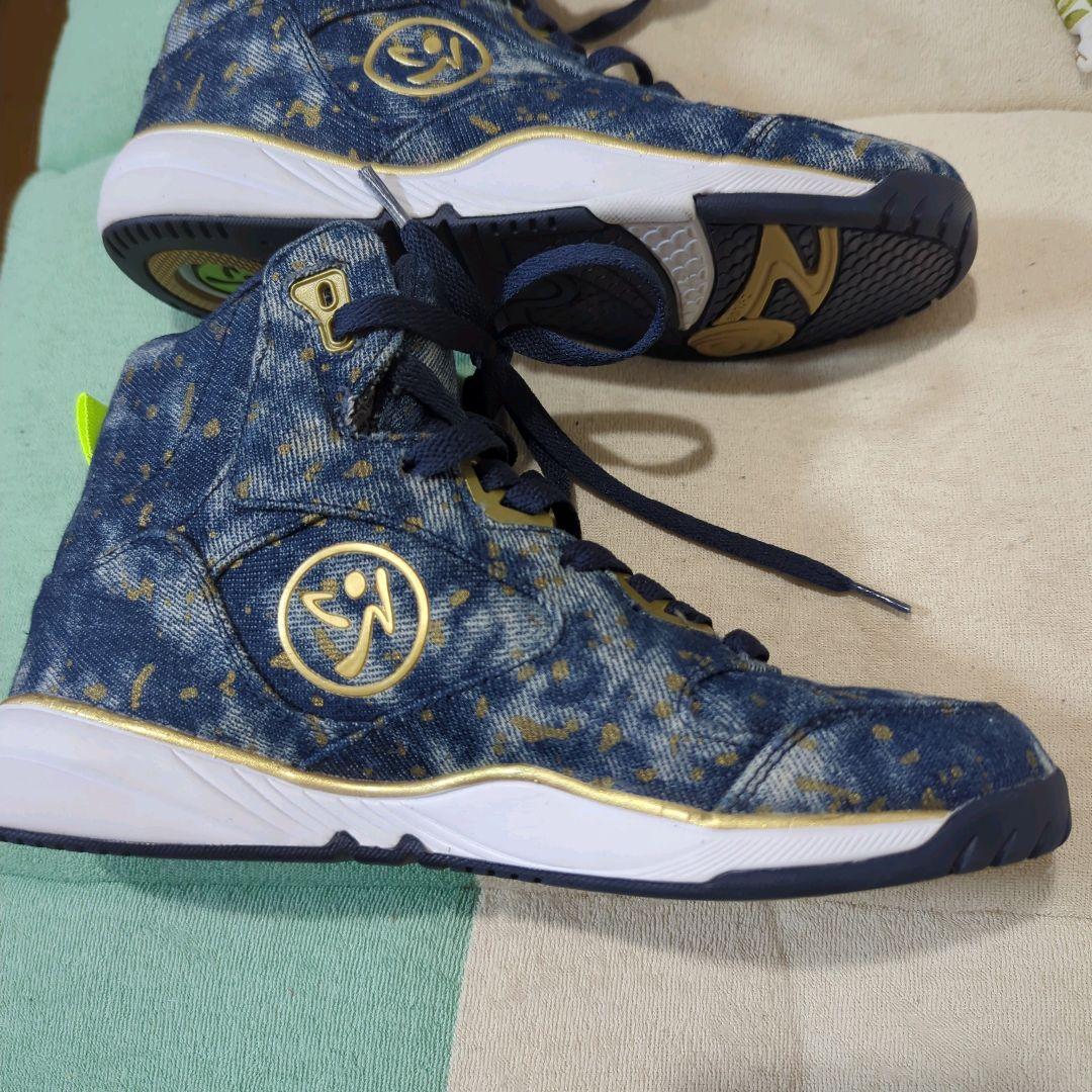 ズンバ　zumba スニーカーシューズ 人気即完売品　デニム 23.5cm