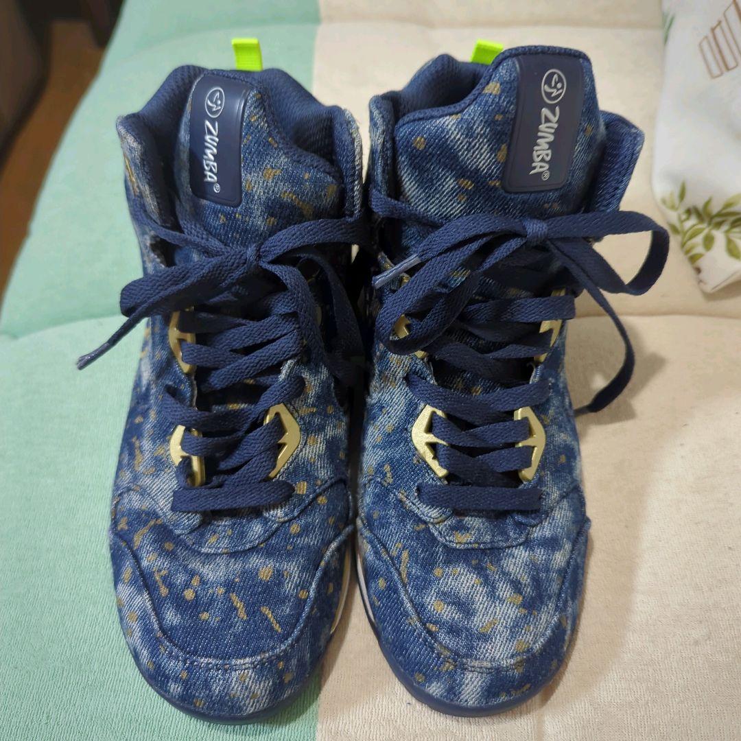 ズンバ　zumba スニーカーシューズ 人気即完売品　デニム 23.5cm