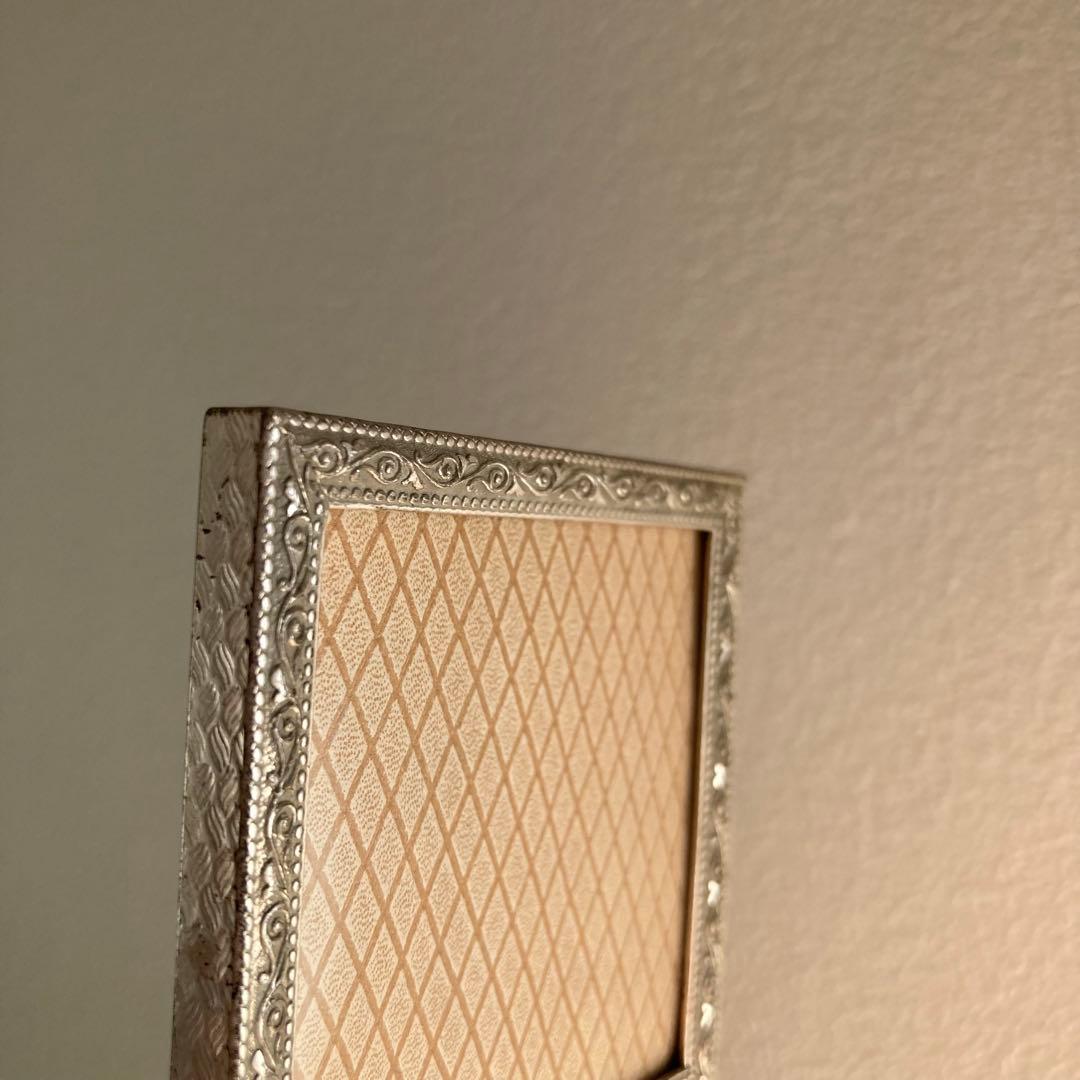 北欧アンティーク 繊細な装飾が美しい小さな小さなアンティークフレーム