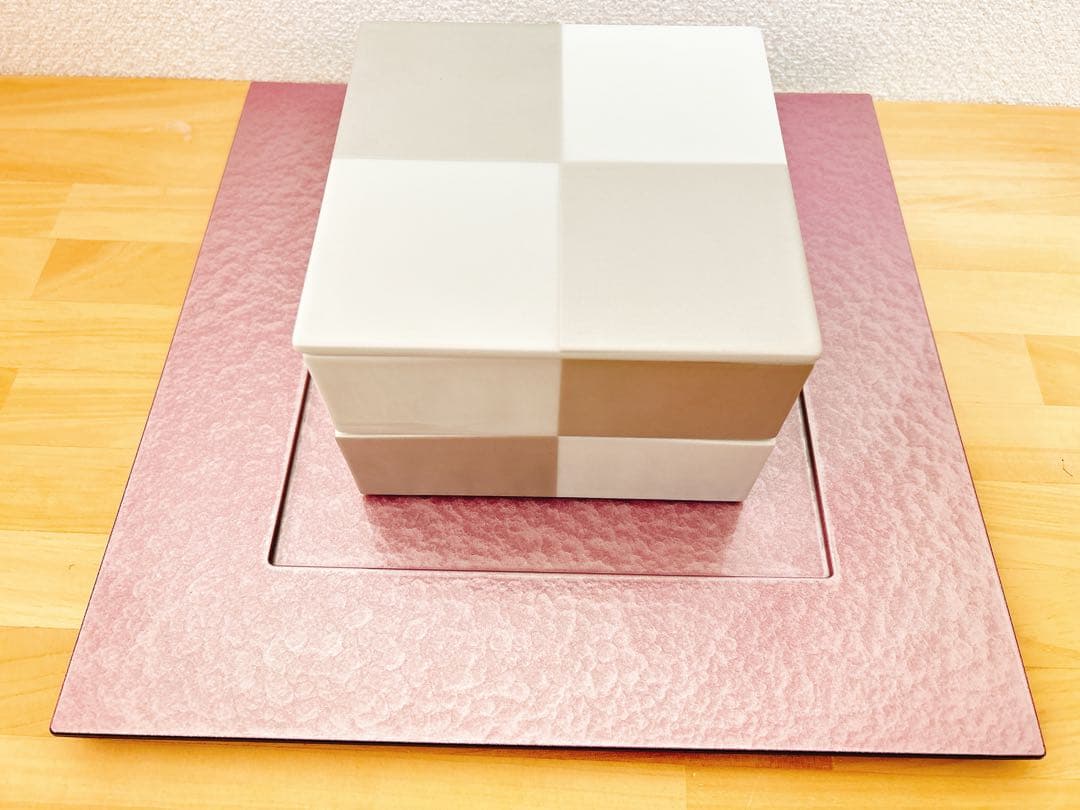 どんどん様ご依頼品 波佐見焼 二段陶箱 市松模様重箱 白銀 - メルカリ