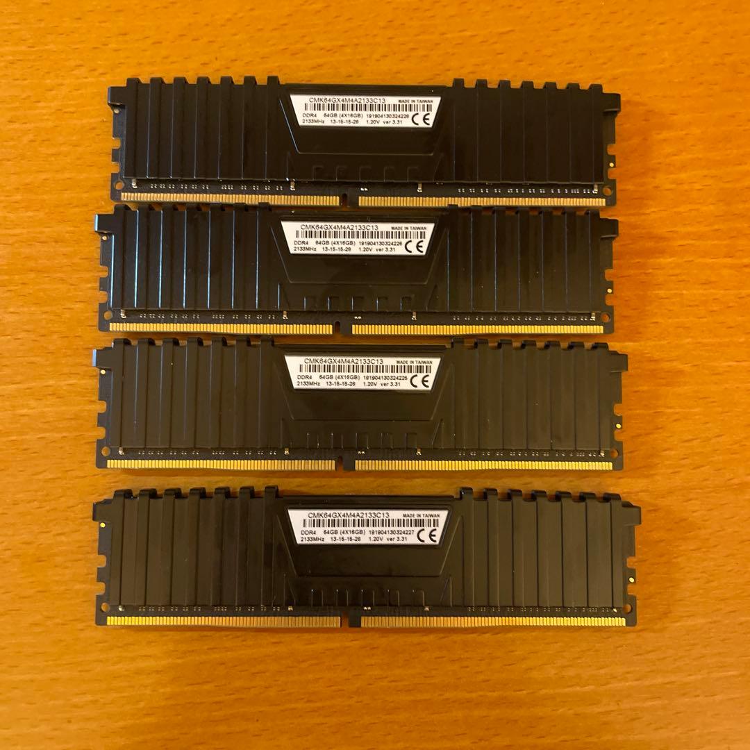 CORSAIR製 デスクトップ用メモリDDR4 64GB (16GB*4枚)