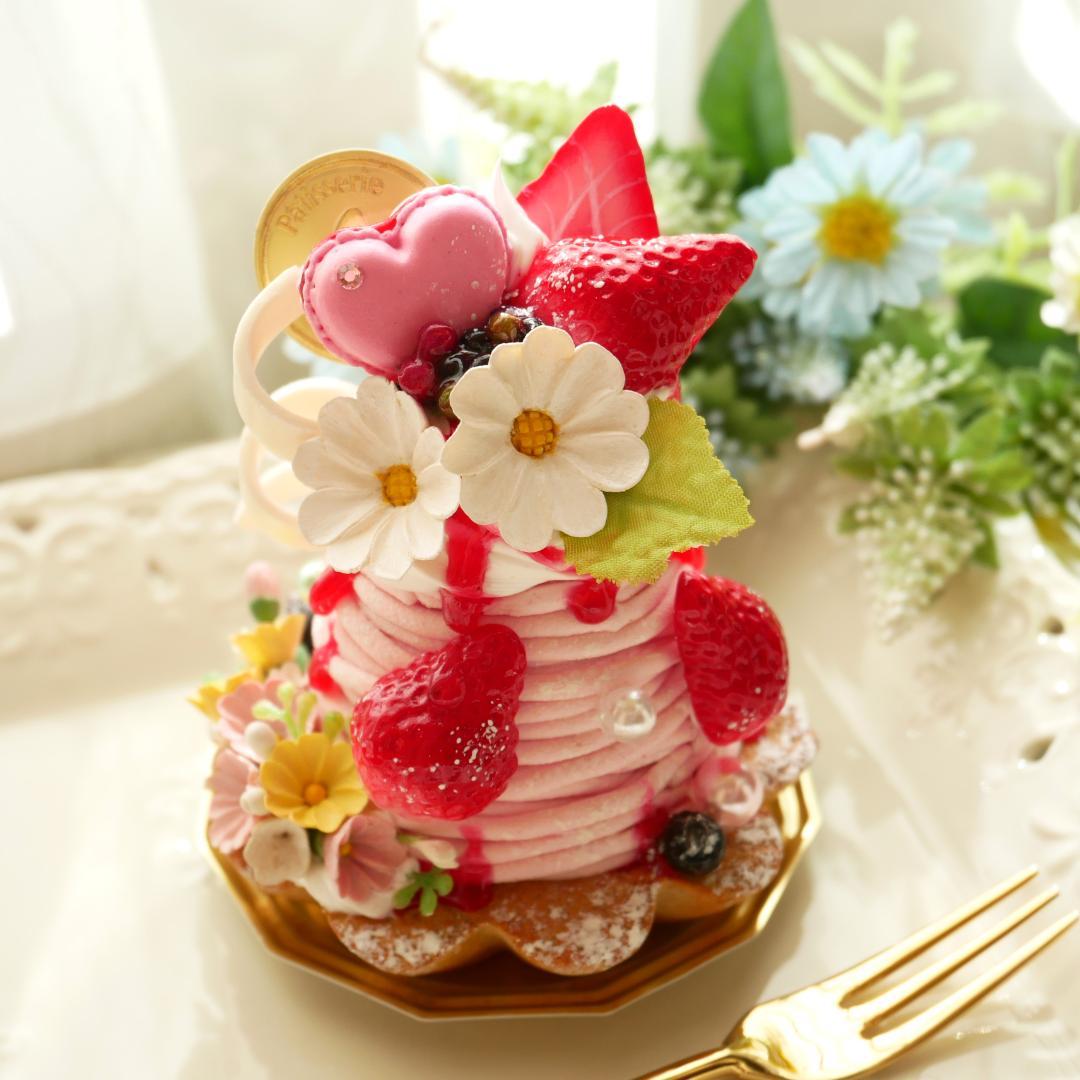 マロングラッセ様】フェイクスイーツ◇薔薇＆マカロン飾り♡苺の華やか