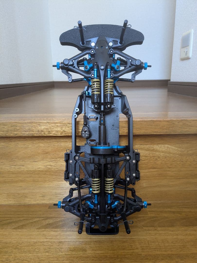タミヤ TC-01シャーシ オプション多数、ボディ2枚付