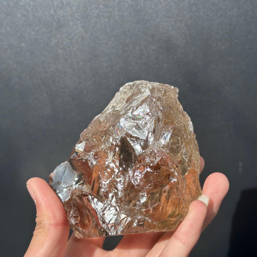 ブラジル産❣️天然石 タイチンルチルクォーツの原石 置物 鉱物G.110